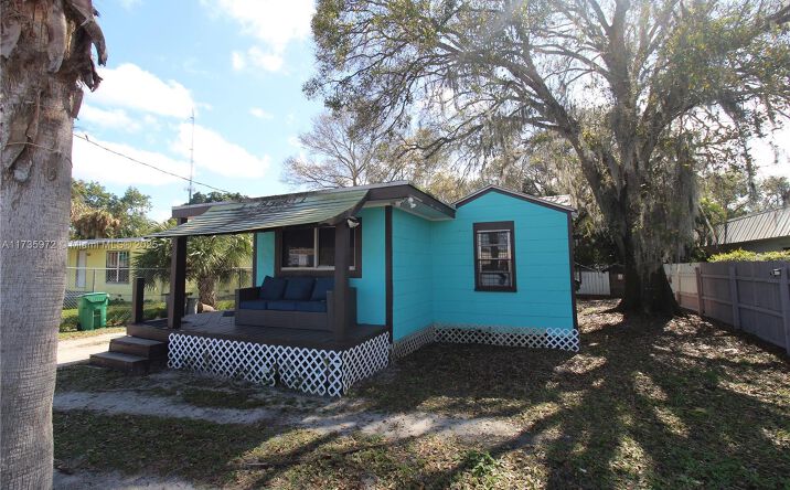 Pictures of Mixed Use property located at 3325 Orange Ave, Fort Pierce, FL 34947 for sales - image #1