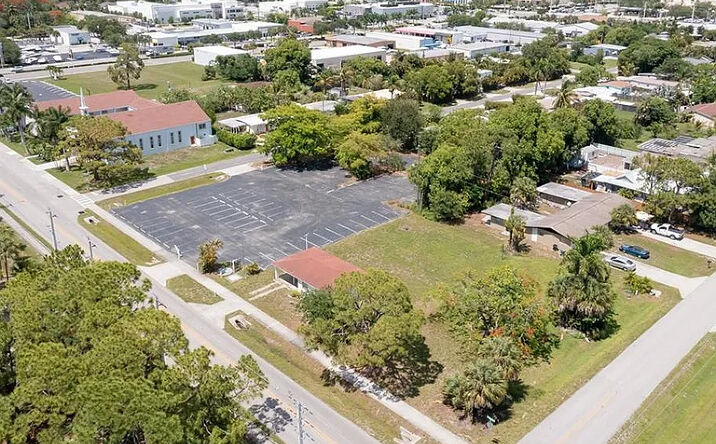 Pictures of Land, Mixed Use, Multifamily property located at 1795 Shadowlawn Dr, Naples, FL 34112 for sales - image #1