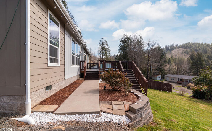 Pictures of Multifamily property located at 659 N Overlook Loop, Otis, OR 97368 for sales - image #1