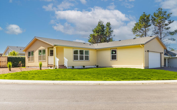 Pictures of Multifamily property located at 1095 SW Sailfish Loop, Waldport, OR 97394 for sales - image #1