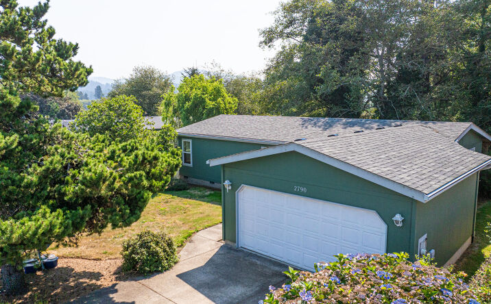 Pictures of Multifamily property located at 2790 NE 45th Street, Lincoln City, OR 97367 for sales - image #1