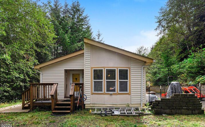 Pictures of Multifamily property located at 10765 Tillicum Lp, Neskowin, OR 97149 for sales - image #1