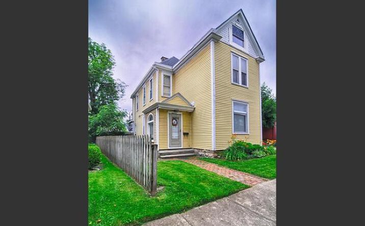 Pictures of Multifamily property located at 17-19 E Mithoff Street, Columbus, OH 43206 for sales - image #1