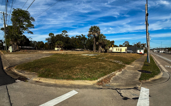 Pictures of Land property located at 1801 N Palafox St, Pensacola, FL 32501 for sales - image #1