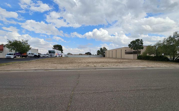 Pictures of Land property located at 00 Grand Avenue Plaza St., Roswell, NM 88201-0000 for sales - image #1