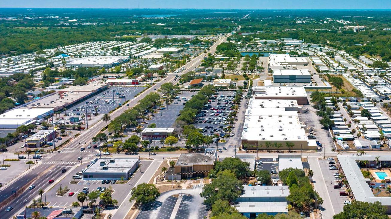 Pictures of Retail property located at 1229 Missouri Ave N, Largo, FL 33770 for sales - image #1