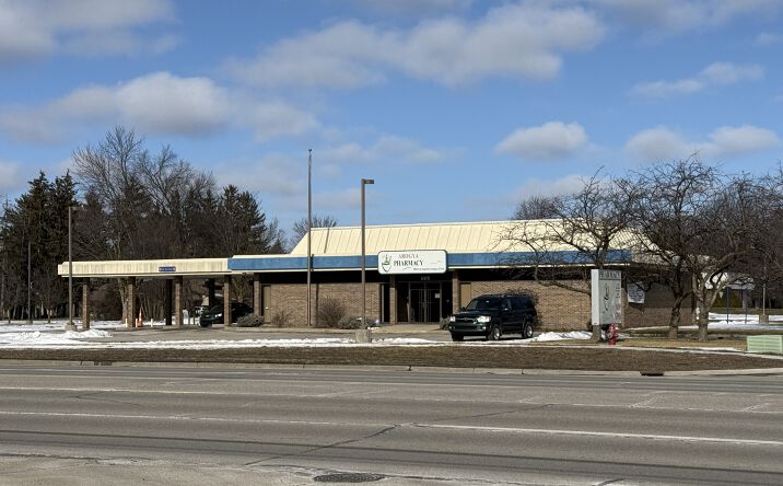 Pictures of Office, Retail property located at 5470 Gratiot Rd, Saginaw, MI 48638 for sales - image #1
