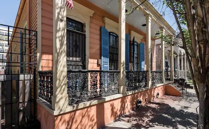 Pictures of Multifamily property located at 2109 Chartres St, New Orleans, LA 70116 for sales - image #1