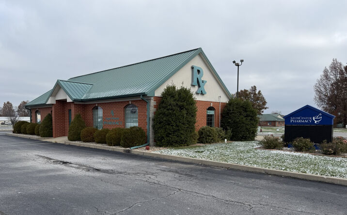 Pictures of Office, Retail property located at 401 Rushing Dr, Herrin, IL 62948 for sales - image #1
