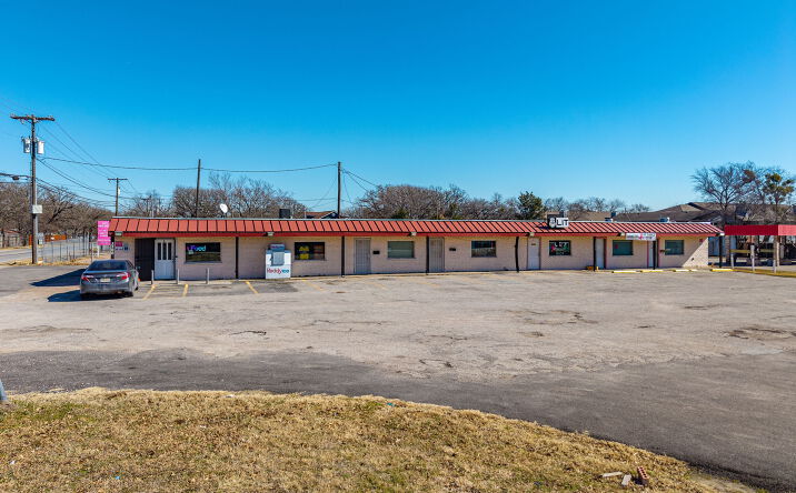Pictures of Retail property located at 3300 Shepherd Ln, Balch Springs, TX 75180 for sales - image #1
