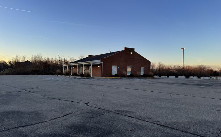 Pictures of Office, Retail property located at 6912 Madison Ave, Indianapolis, IN 46227 for sales - image #1