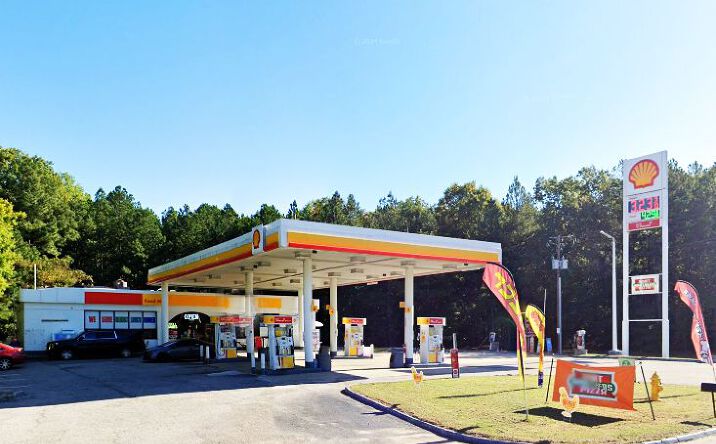 Pictures of Retail property located at 23822 Airport St, Petersburg, VA 23803 for sales - image #1