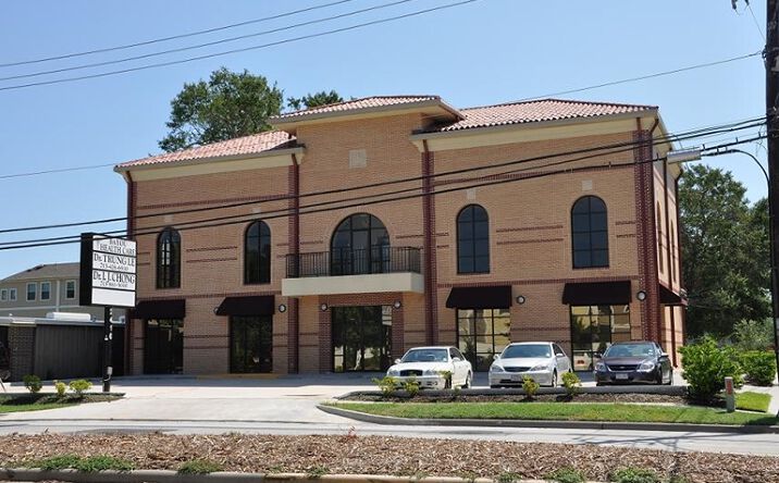 Pictures of Office property located at 2410 Ella Blvd, Houston, TX 77008 for sales - image #1