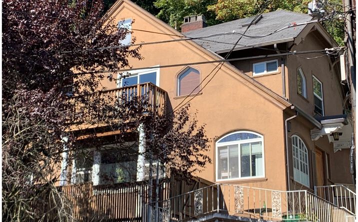 Pictures of Multifamily property located at 2047 SW 10th Ave, Portland, OR 97201 for sales - image #1