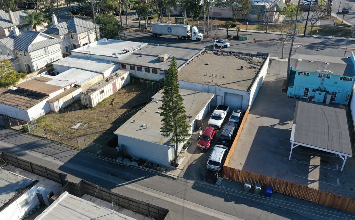 Pictures of Mixed Use, Multifamily, Retail property located at 683 Port Hueneme Rd, Port Hueneme, CA 93041 for sales - image #1