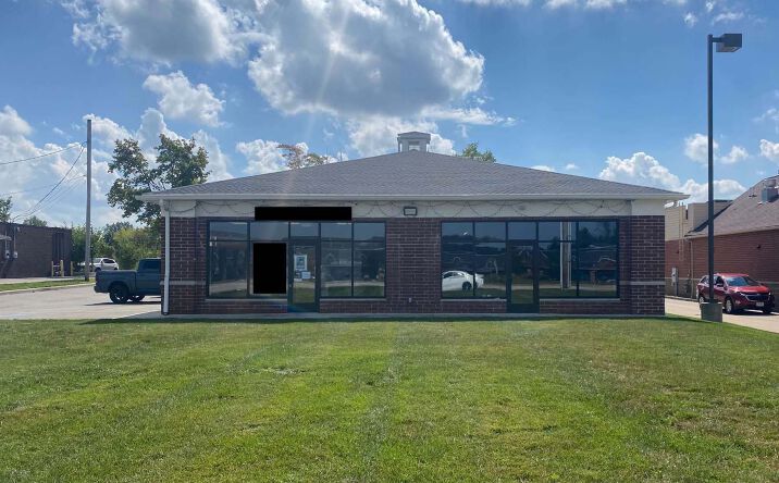 Pictures of Retail property located at 1055 W Royalton Rd, Broadview Heights, OH 44147 for sales - image #1