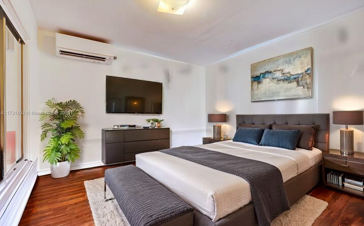 Pictures of Multifamily property located at 1640 NW 5th Ave, Fort Lauderdale, FL 33311 for sales - image #1