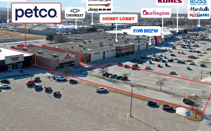 Pictures of Retail property located at 2390 E Mason St, Green Bay, WI 54311 for sales - image #1