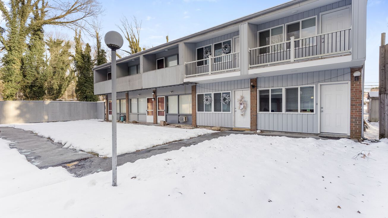 Pictures of Multifamily property located at 171 Hutton St, Abingdon, VA 24210 for sales - image #1