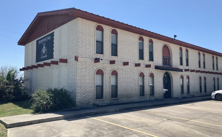 Pictures of Multifamily property located at 4841 TX-35, Rockport, TX 78382 for sales - image #1