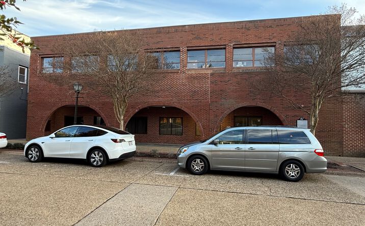 Pictures of Office property located at 45 W Queens Way, Hampton, VA 23669 for sales - image #1