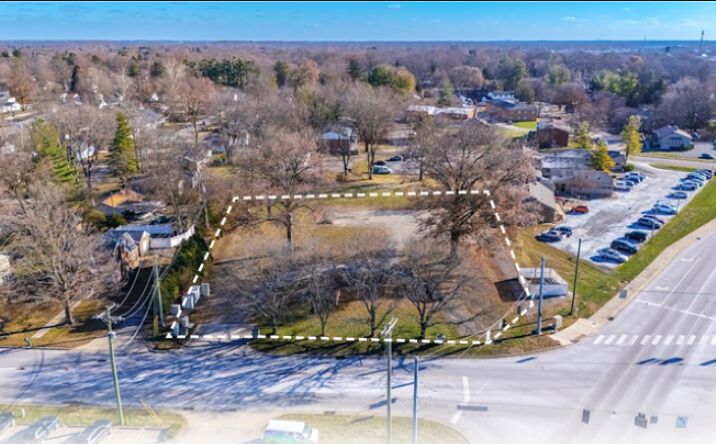 Pictures of Land property located at 3211 Washington St, Columbus, IN 47203 for sales - image #1