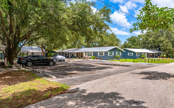 Pictures of Multifamily property located at 615 Osceola Rd, Nokomis, FL 34275 for sales - image #1
