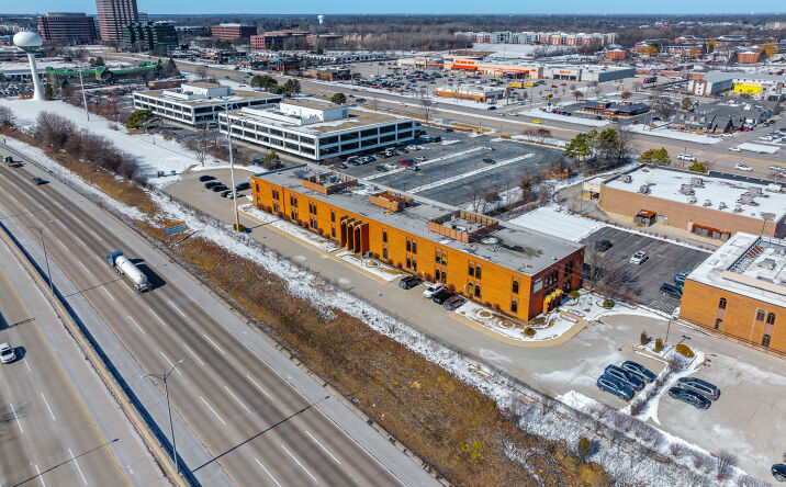 Pictures of Office property located at 2210 Midwest Rd, Oak Brook, IL 60523 for sales - image #1