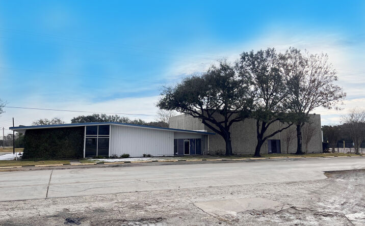Pictures of Industrial property located at 626 N. 16th St., La Porte, TX 77571 for sales - image #1
