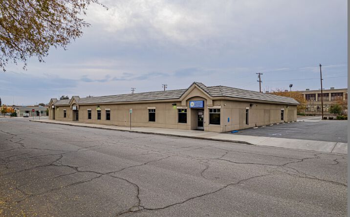 Pictures of Office property located at 1801 16th St, Bakersfield, CA 93301 for sales - image #1