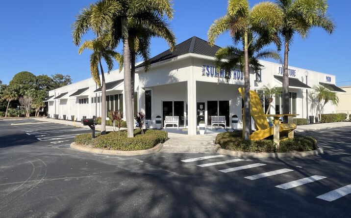Pictures of Retail property located at 1892 SE Federal Hwy, Stuart, FL 34994 for sales - image #1