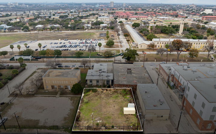 Pictures of Land property located at 815 Quitman St, San Antonio, TX 78208 for sales - image #1