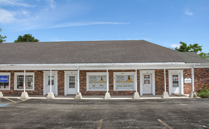 Pictures of Office, Retail property located at 8700 95th St, Hickory Hills, IL 60457 for sales - image #1
