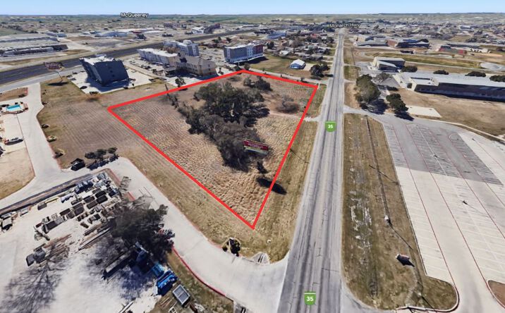 Pictures of Land property located at 1450 N Business 35, New Braunfels, TX 78130 for sales - image #1