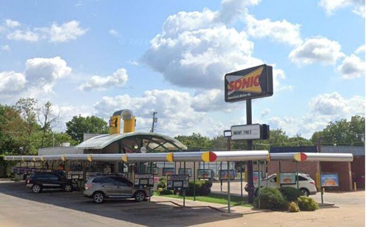 Pictures of Office property located at 140 W. 4th Avenue (Route 66), Bristow, OK 74010 for sales - image #1