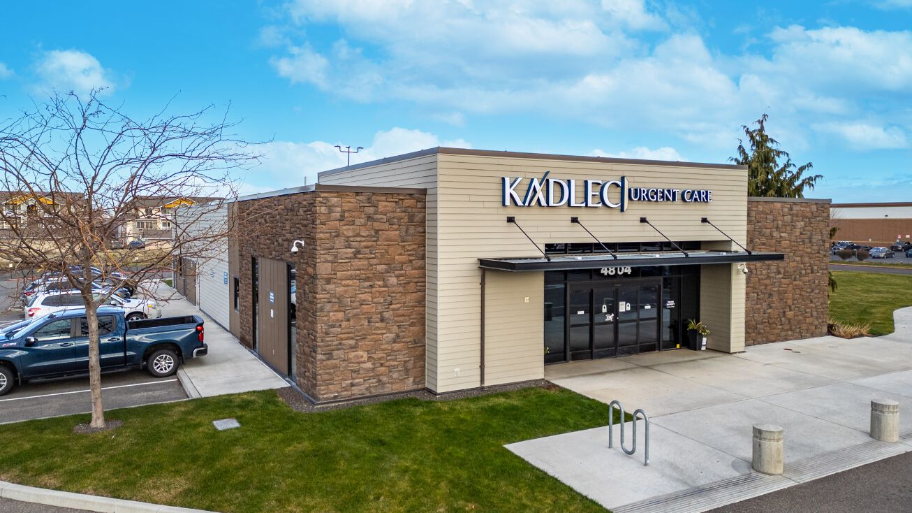 Pictures of Office, Retail property located at 4804 W Clearwater Ave, Kennewick, WA 99336 for sales - image #1