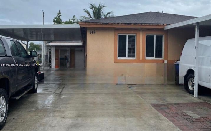 Pictures of Multifamily property located at 840 NW 80th St, Miami, FL 33150 for sales - image #1