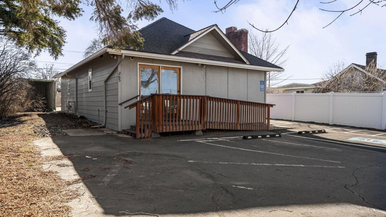 Pictures of Retail property located at 265 SE Scott St, Bend, OR 97702 for sales - image #1