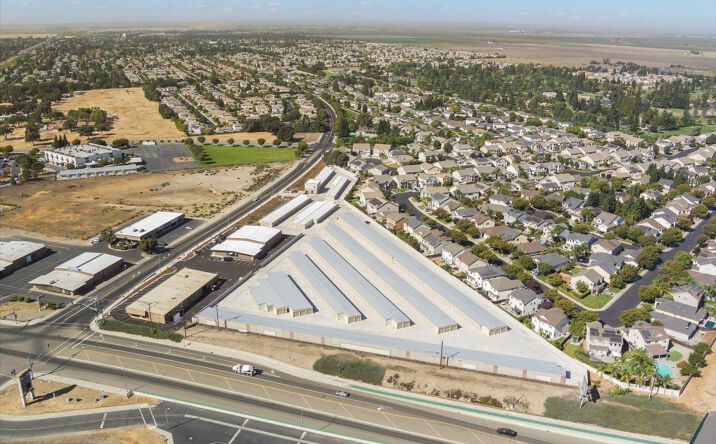 Pictures of Self Storage property located at 901 Whistler Way, Stockton, CA 95209 for sales - image #1