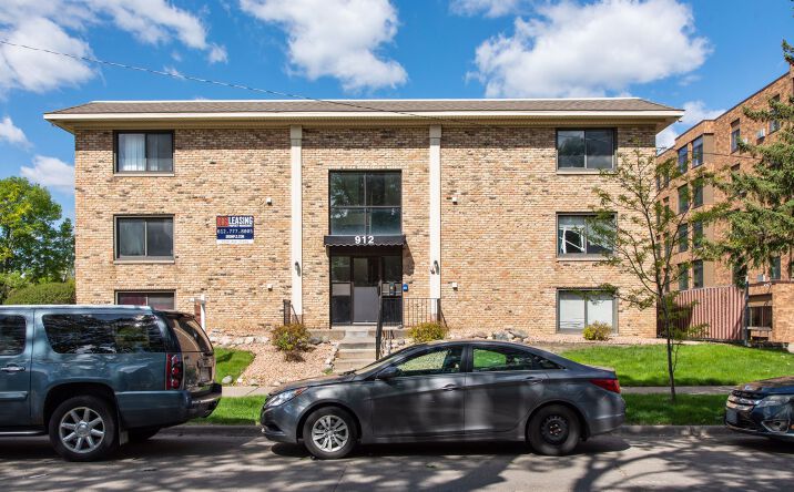 Pictures of Multifamily property located at 912 22nd Ave S, Minneapolis, MN 55404 for sales - image #1