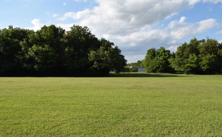 Pictures of Land property located at 3465 E Walnut St, Pearland, TX 77581 for sales - image #1