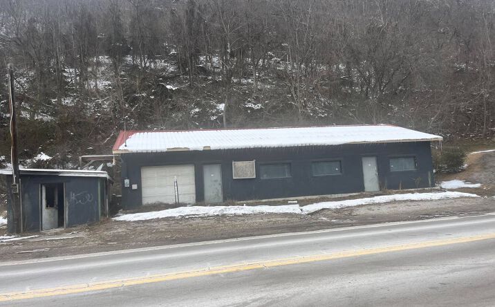 Pictures of Office property located at 3147 E. Dupont Avenue, Belle, WV 25015 for sales - image #1