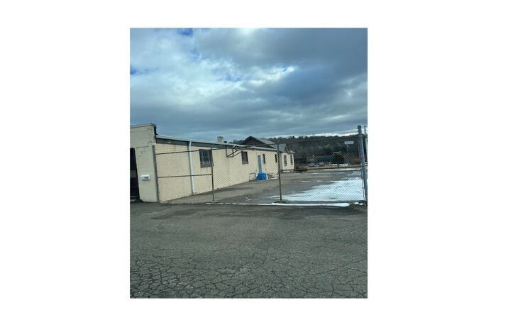 Pictures of Retail property located at 24 E Aurora St, Waterbury, CT 06708 for sales - image #1