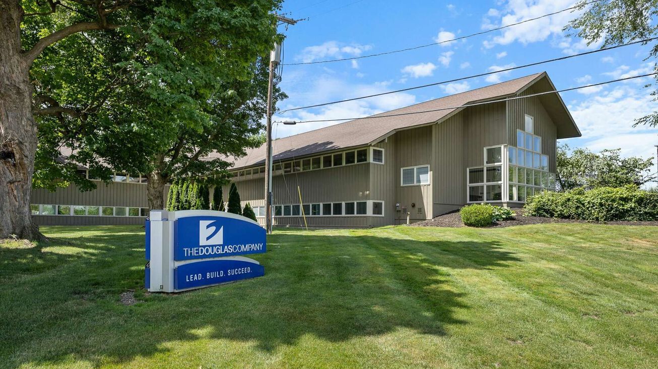 Pictures of Office property located at 1716 Perrysburg Holland Rd, Holland, OH 43528 for sales - image #1
