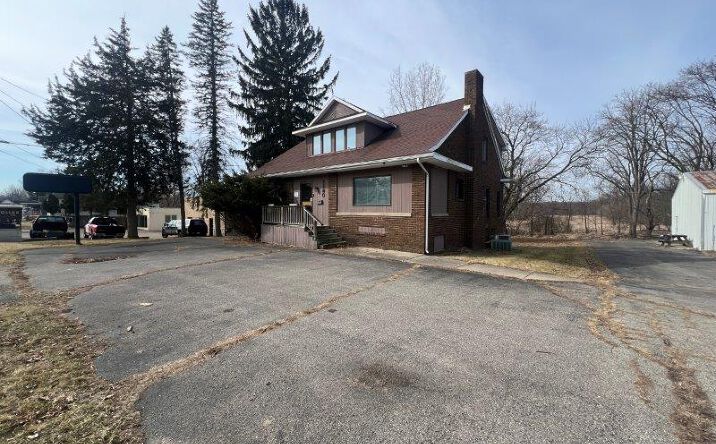 Pictures of Office, Retail property located at 3140 Francis St, Jackson, MI 49203 for sales - image #1