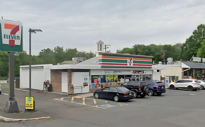Pictures of Retail property located at 441 Alden Ave, Morrisville, PA 19067 for sales - image #1