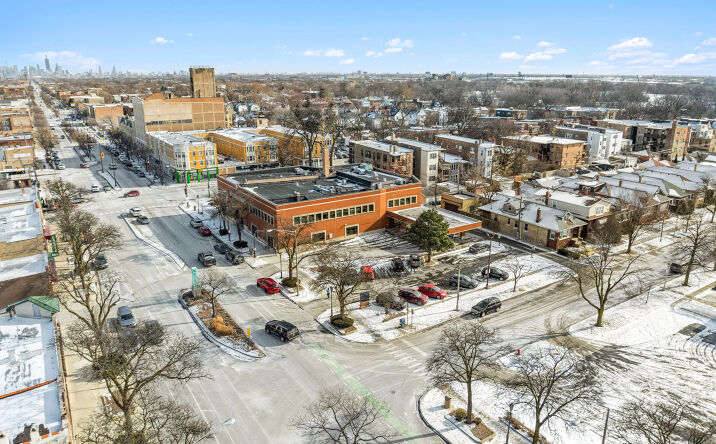 Pictures of Retail property located at 11 Madison St, Oak Park, IL 60302 for sales - image #1