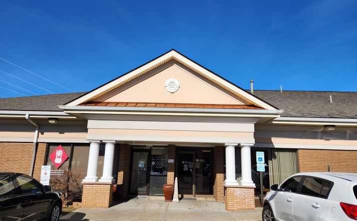 Pictures of Office property located at 3869 Darrow Rd, Stow, OH 44224 for sales - image #1