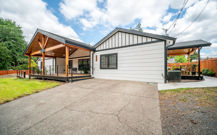 Pictures of Senior Living property located at 8955 SW Club Meadow Ln, Portland, OR 97225 for sales - image #1