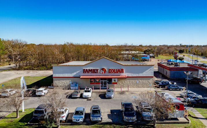 Pictures of Retail property located at 8303 Calhoun Rd, Houston, TX 77033 for sales - image #1